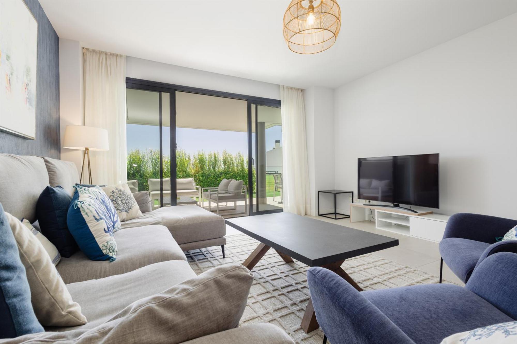 Luxurious 2 Bedroom Apartment Close To The Beach In 埃斯特波纳 外观 照片