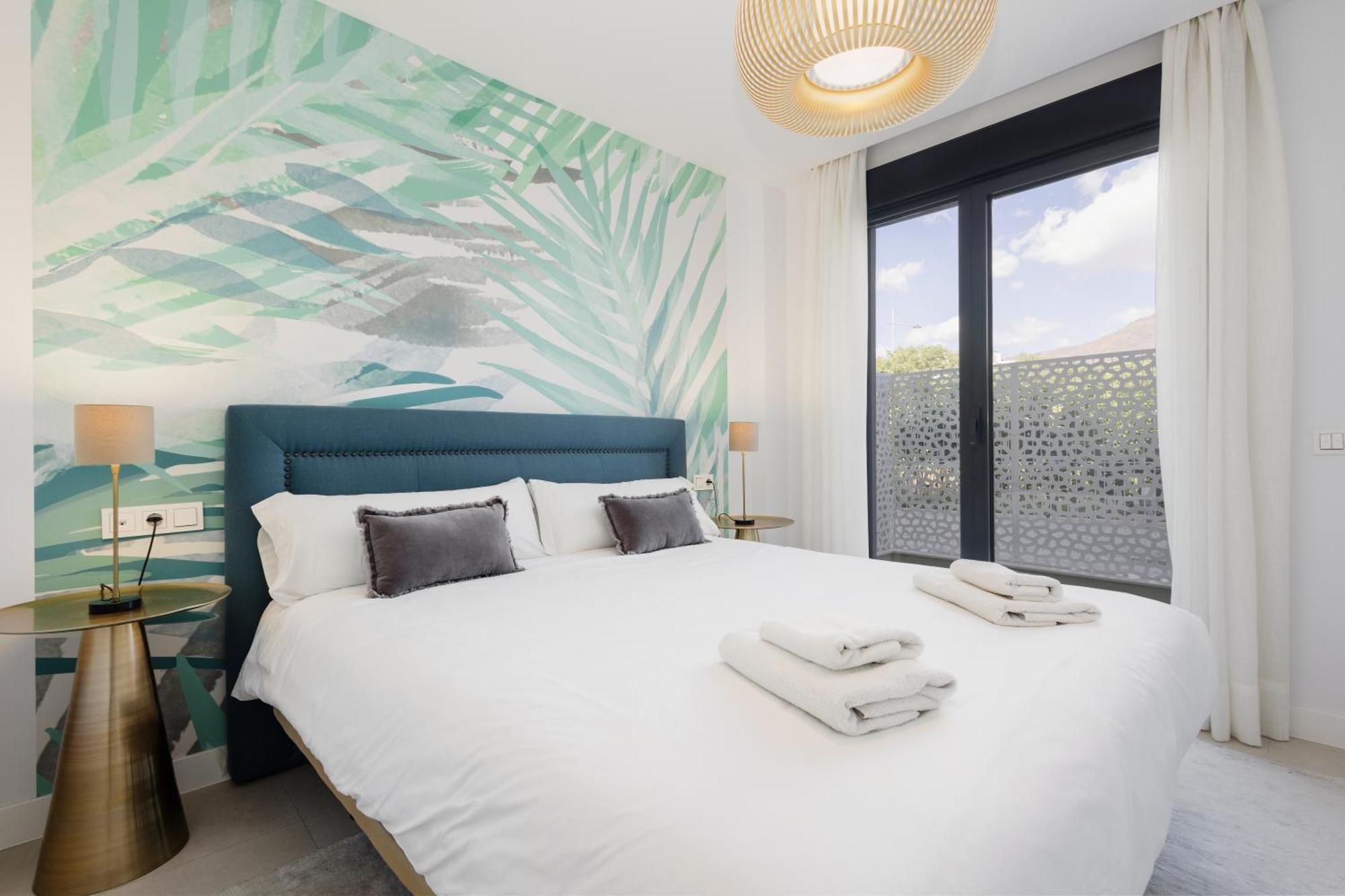 Luxurious 2 Bedroom Apartment Close To The Beach In 埃斯特波纳 外观 照片