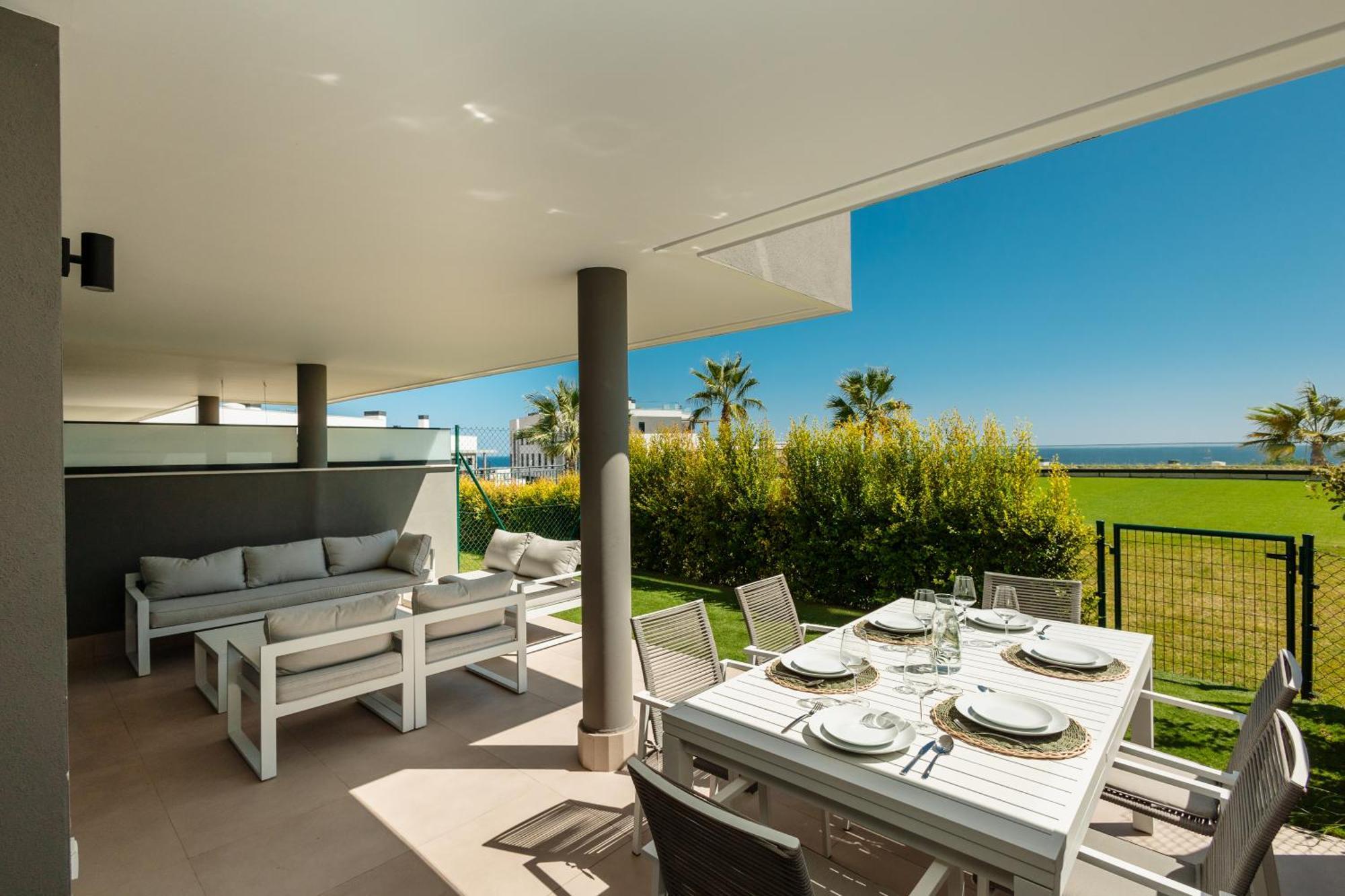 Luxurious 2 Bedroom Apartment Close To The Beach In 埃斯特波纳 外观 照片