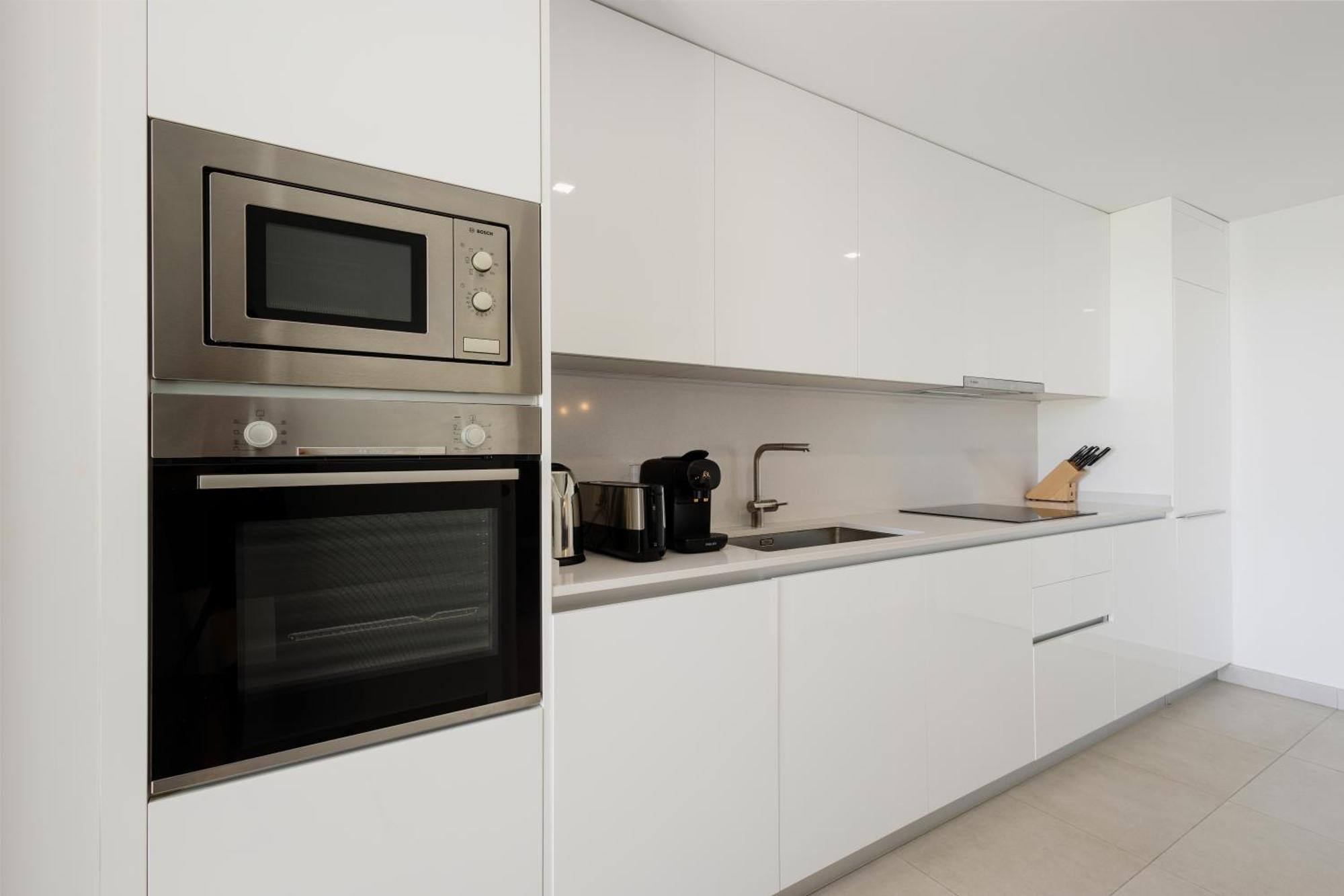 Luxurious 2 Bedroom Apartment Close To The Beach In 埃斯特波纳 外观 照片